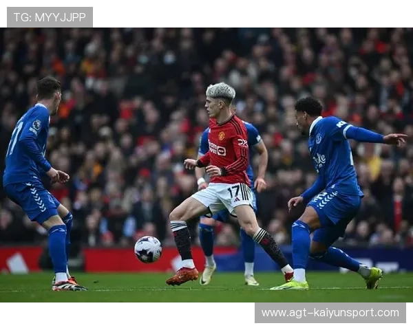 曼联谋求突破，教练组引入更多进攻策略分析师