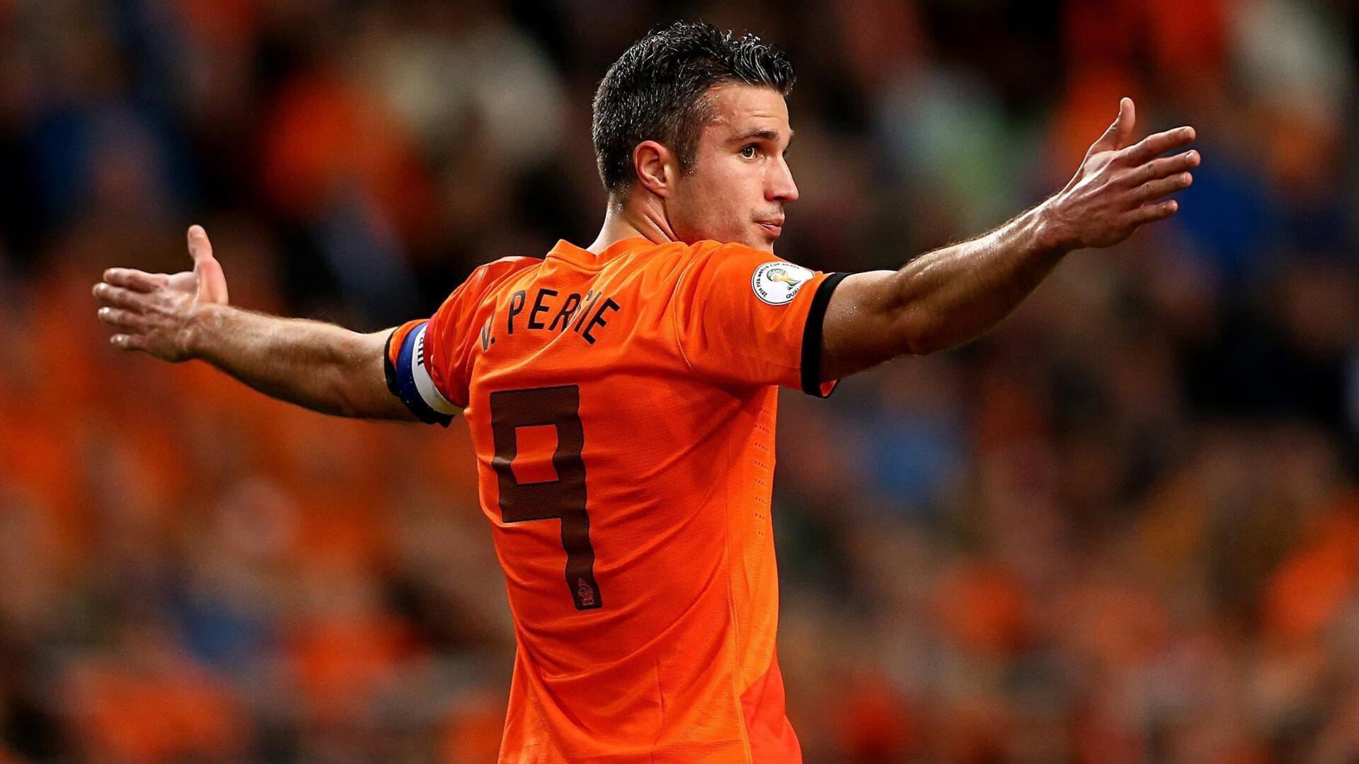 俱乐部球迷中心升级为互动体验馆增强粉丝参与感，球迷俱乐部英语怎么说